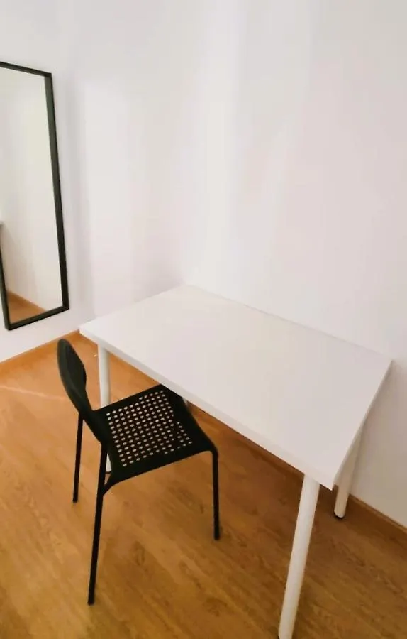 Rooms By Bcn Cathedral Барселона Хостел